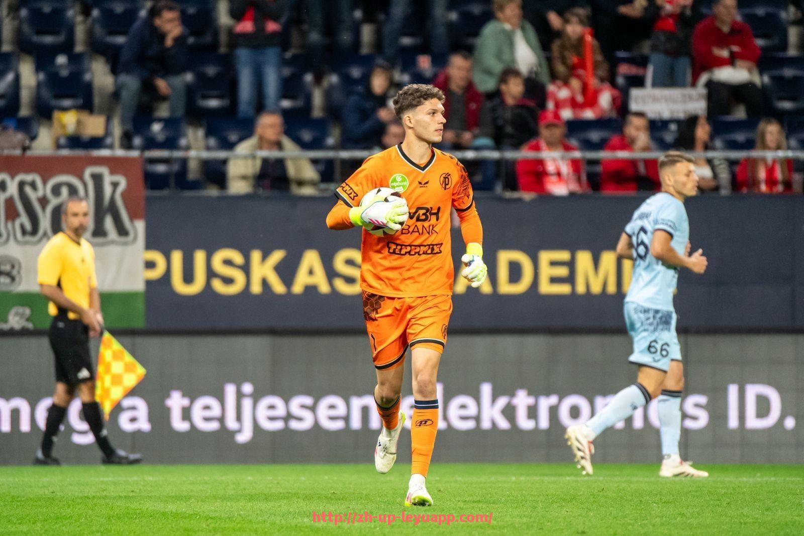 乐鱼体育入口-世俱杯恢复训练计划安排及运动员伤后重返赛场策略